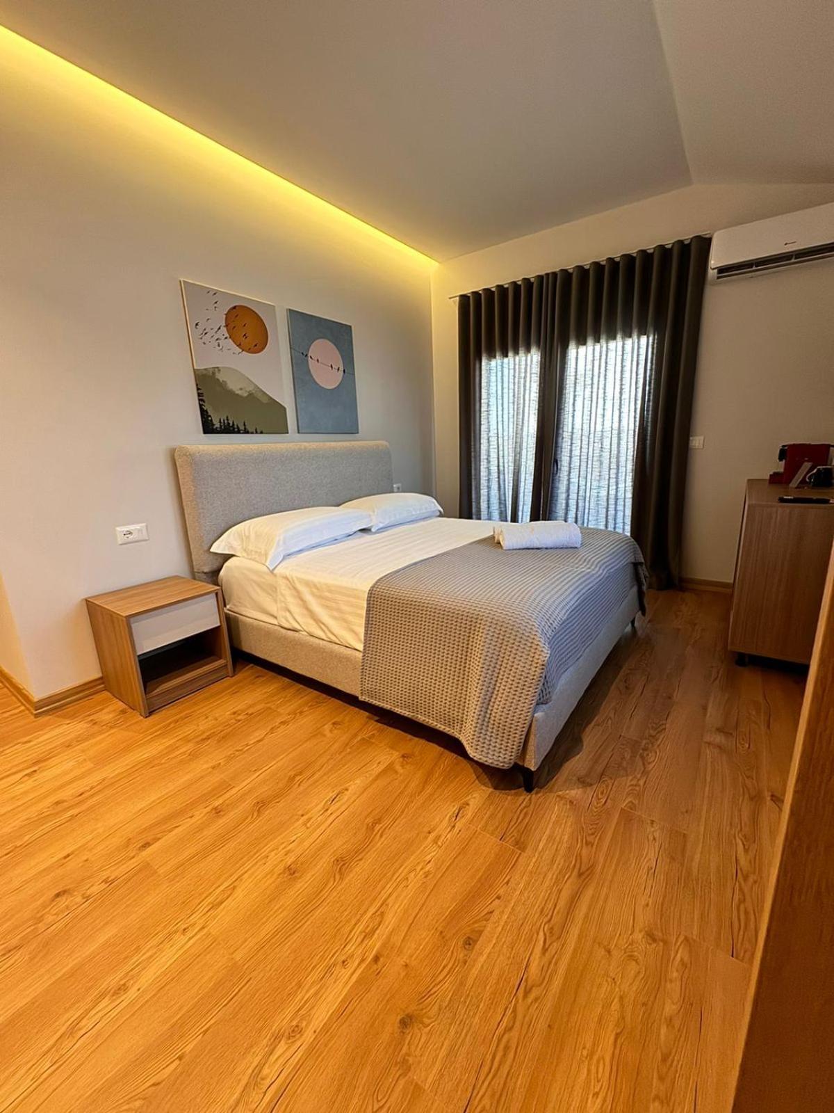 Ferienwohnung Izi Boutique Tirana Exterior foto