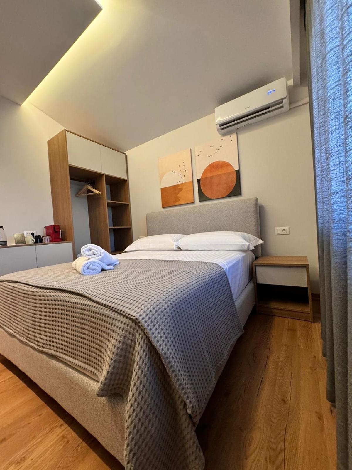 Ferienwohnung Izi Boutique Tirana Exterior foto