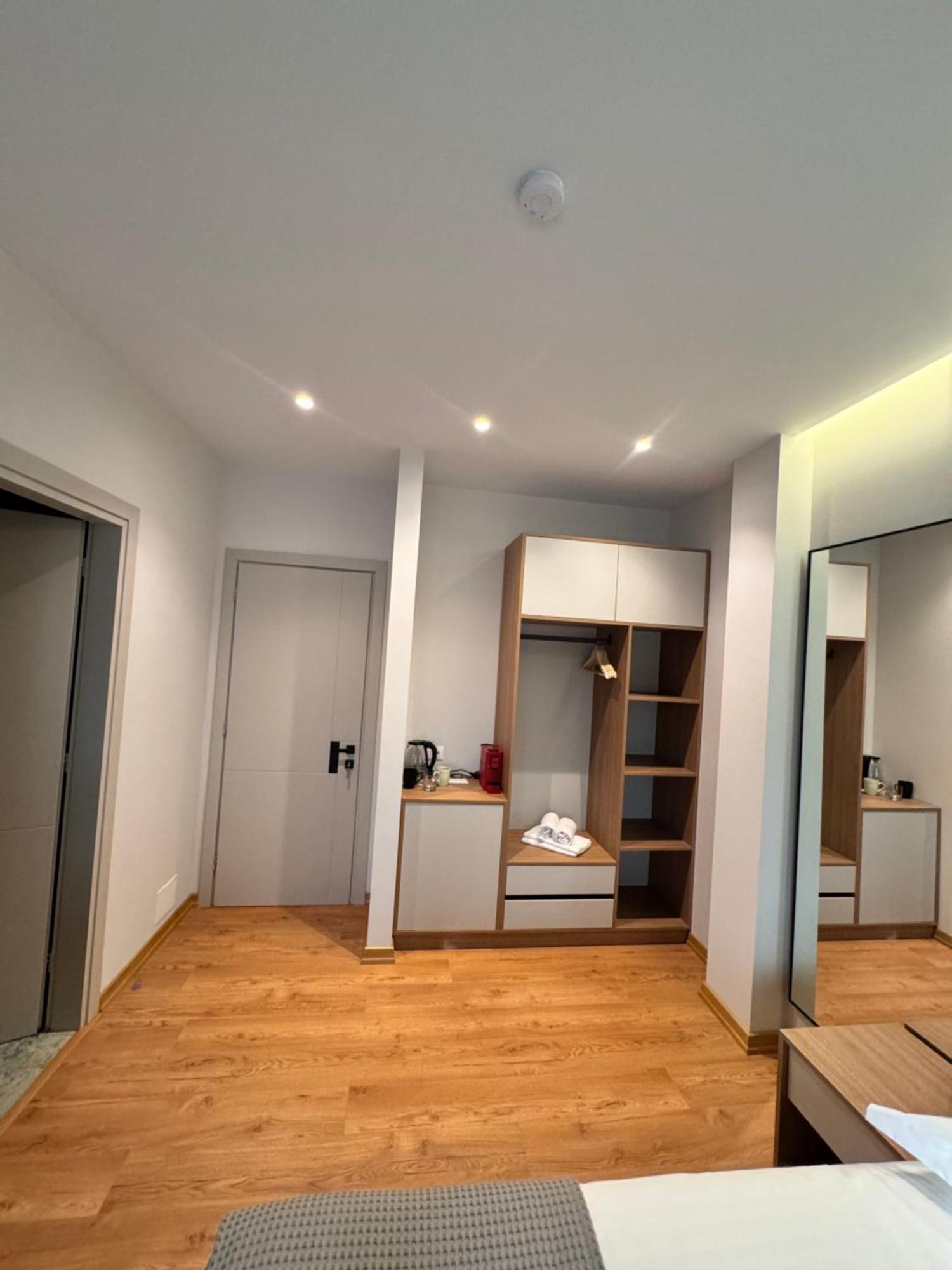 Ferienwohnung Izi Boutique Tirana Exterior foto